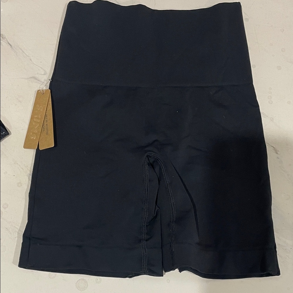 SKIMS bundle - Picture 4 of 7